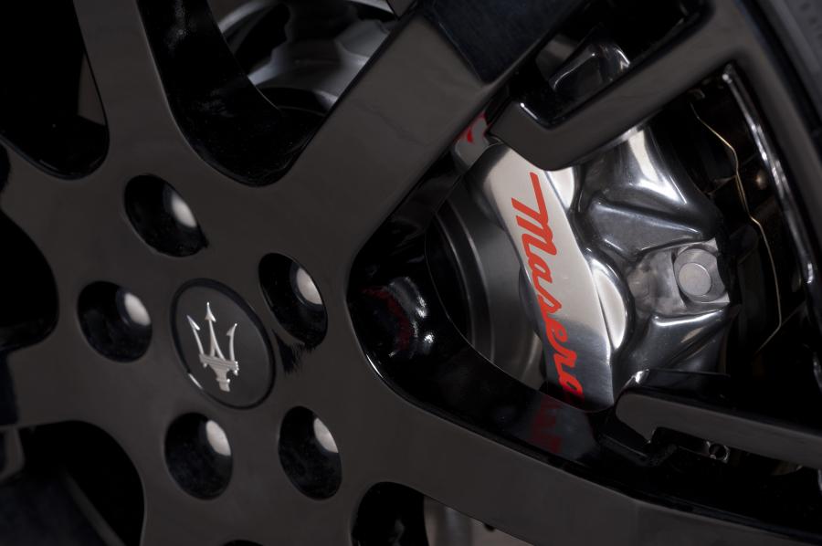 Maserati GranTurismo S Limited Edition 2011 года  (фото 2 из 5)